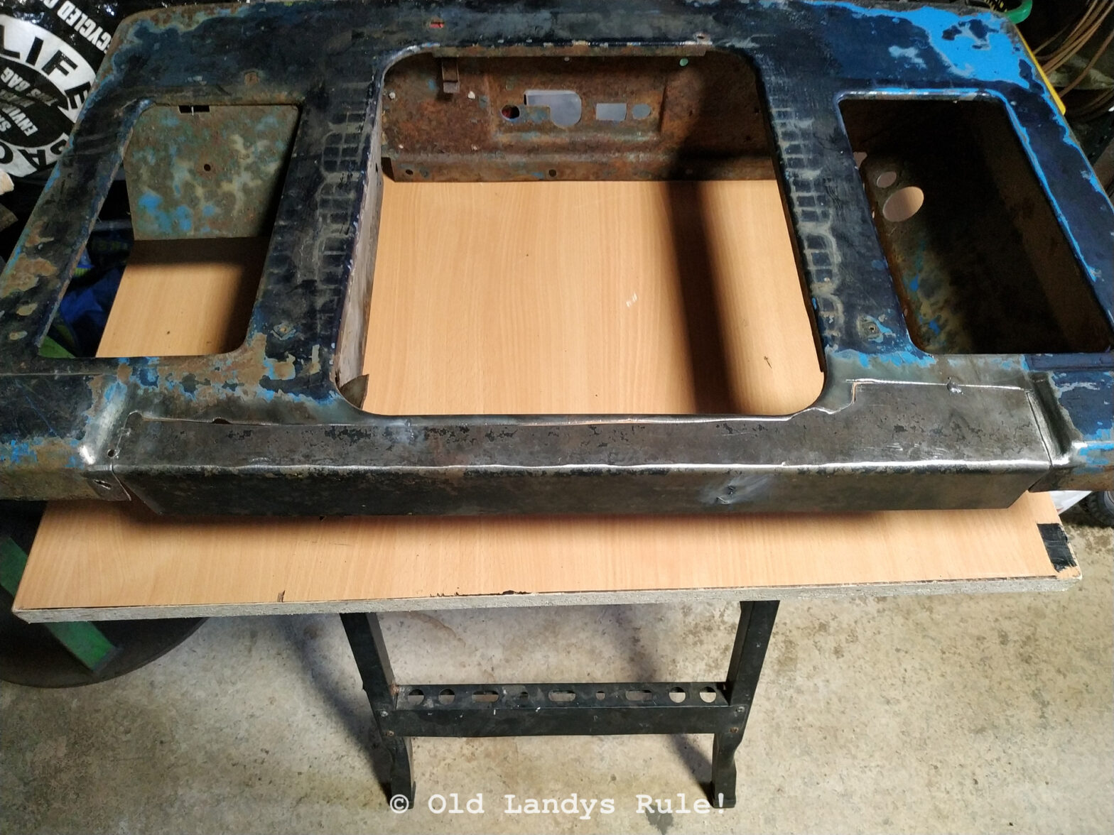 Third plate and rain stops play